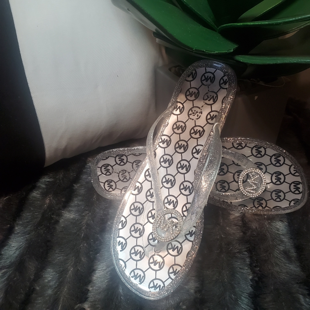 ⛱️ Michael Kors flip flops